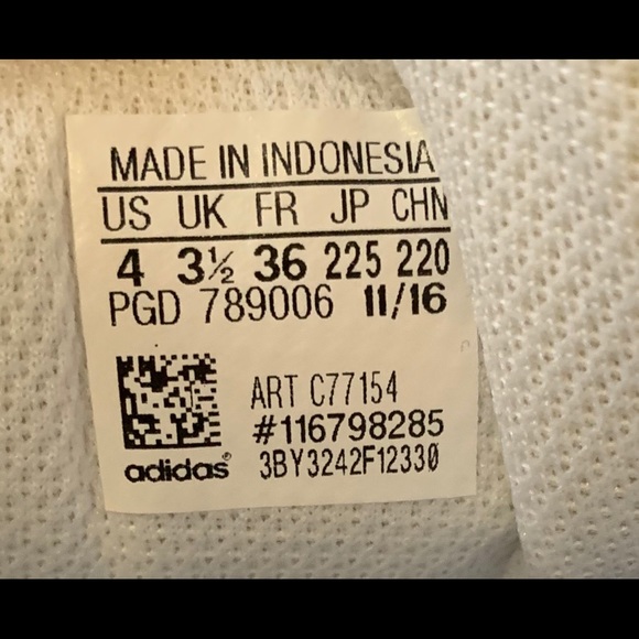 Adidas Superstar Shoes - Picture 4 of 4